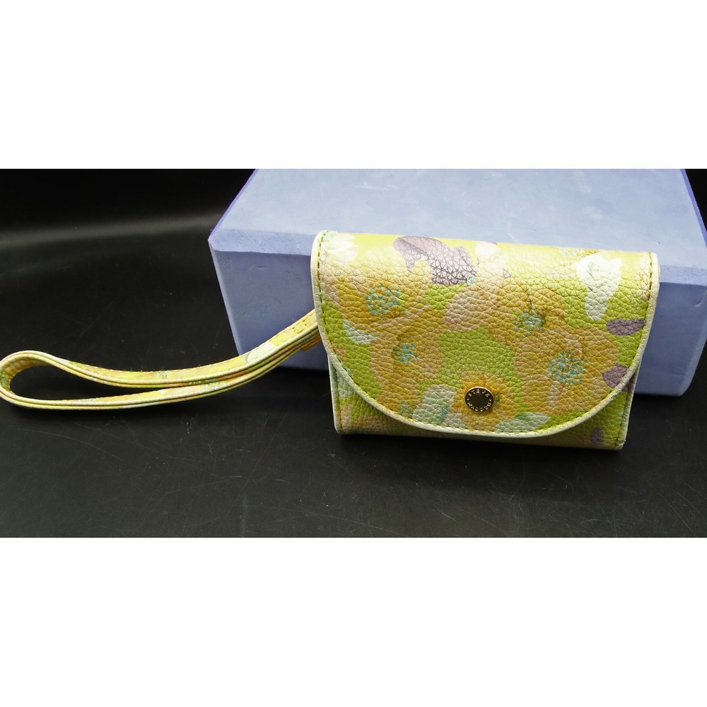 Steve Madden Floral Print Trifold Wallet Wristlet with ID Window - Picture 8 of 8